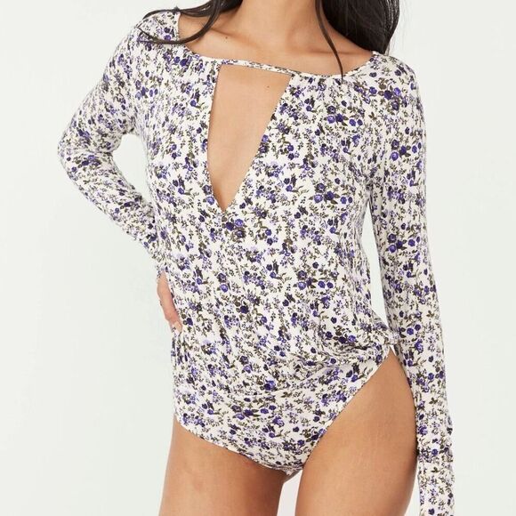 FREE PEOPLE  Kaya Print Cutout Bodysuit - Ivory Combo Medium - Picture 4 of 13